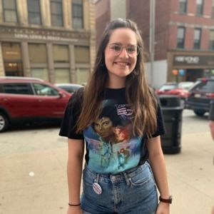 Meet your Posher, Courtney